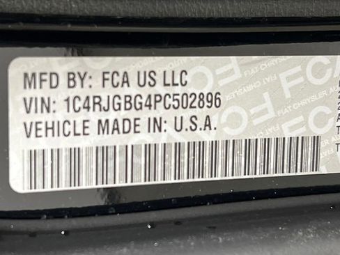 Used 2023 Jeep Grand Cherokee Limited w/ Luxury Tech Group II image 41