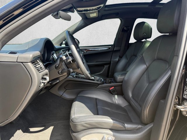 Used 2022 Porsche Macan S AWD/4WD image 17