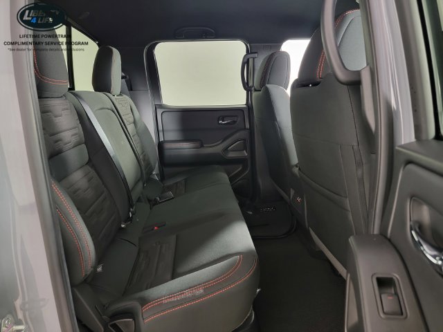 Used 2025 Nissan Frontier PRO-4X AWD/4WD image 18
