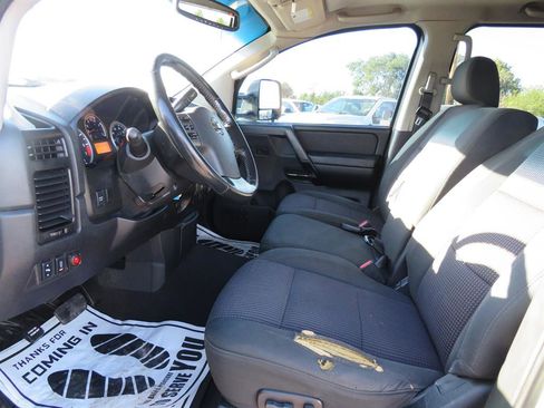 Used 2008 Nissan Titan 4x4 Crew Cab image 9