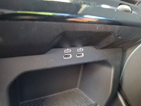 Used 2025 BMW i5 xDrive40 w/ Premium Package image 12