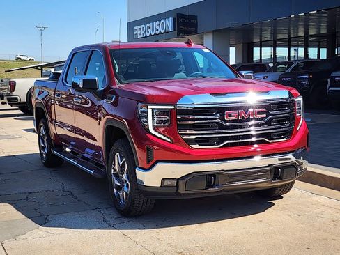 New 2026 GMC Sierra 1500 SLT image 2