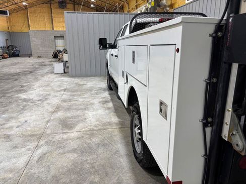 Used 2019 Chevrolet Silverado 2500 W/T w/ WT Convenience Package RWD image 9