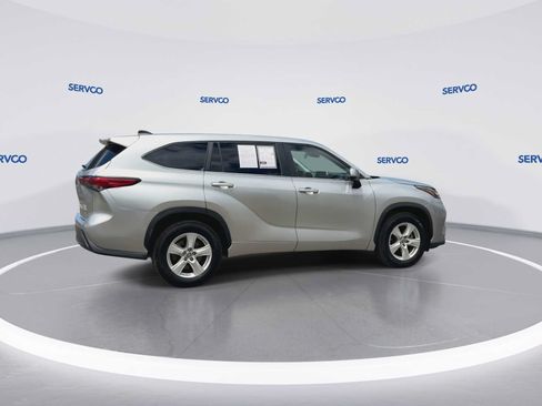 Used 2023 Toyota Highlander L FWD image 8