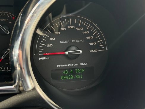 Used 2006 Ford Mustang GT RWD image 11