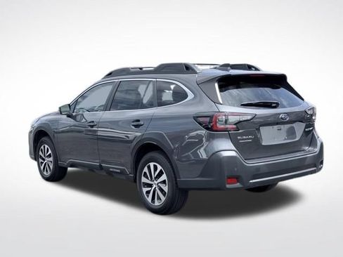 Used 2023 Subaru Outback Premium AWD/4WD image 9