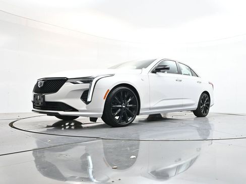 Used 2024 Cadillac CT4 Luxury w/ LPO, ONYX Package RWD image 32