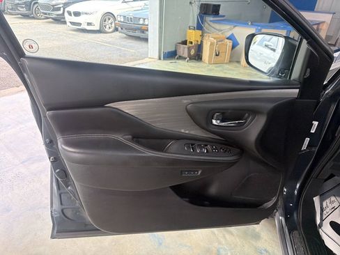 Used 2017 Nissan Murano SL AWD/4WD image 17