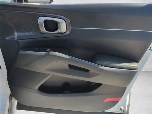 Used 2023 Kia Sorento LX image 27