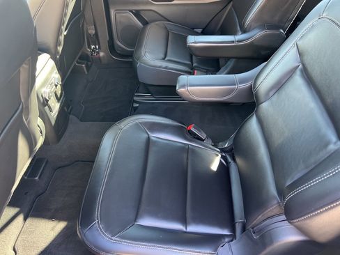 Used 2022 Ford Explorer XLT w/ Equipment Group 202A image 25