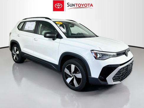 Used 2025 Volkswagen Taos S AWD/4WD image 1