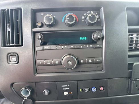 New 2025 Chevrolet Express 2500 Work Van w/ Enhanced Convenience Package image 25