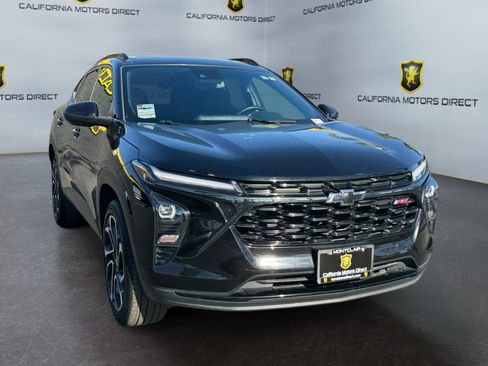 Used 2024 Chevrolet Trax RS w/ Sunroof Package FWD image 7