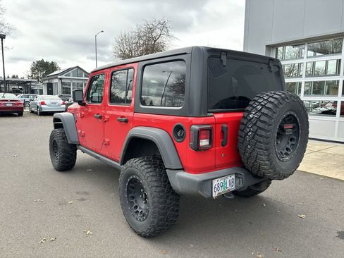 Used 2018 Jeep Wrangler Unlimited Sport image 3