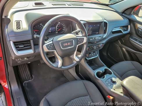 Used 2021 GMC Terrain SLE w/ Driver Convenience Package FWD image 8