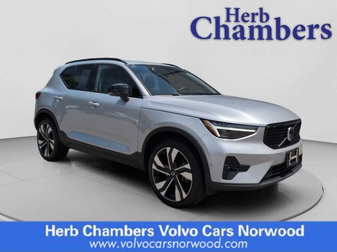 Certified 2023 Volvo XC40 B5 Ultimate w/ Protection Package Premier AWD/4WD image 1