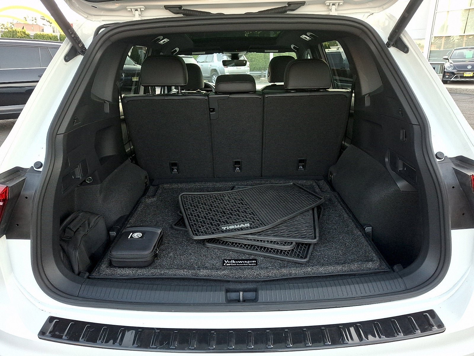 Used 2024 Volkswagen Tiguan SE R-Line AWD/4WD image 28