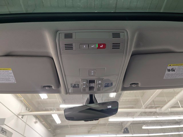 Used 2021 Volkswagen Tiguan SE w/ Panoramic Sunroof Package AWD/4WD image 24