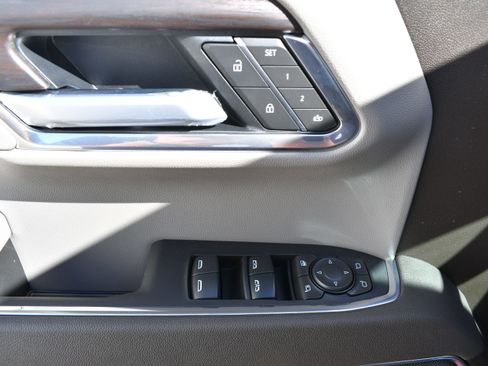 New 2026 GMC Sierra 1500 SLT image 16