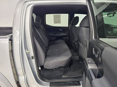 Used 2017 Toyota Tacoma TRD Sport w/ Tow Package (A/T) AWD/4WD image 16