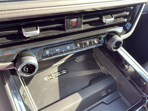 Used 2026 Chevrolet Suburban High Country w/ Sun And Tow Package image 36