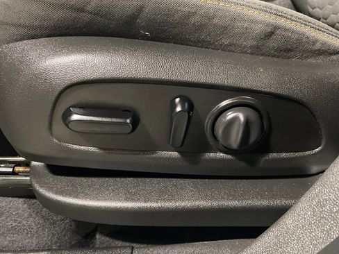 Certified 2020 Chevrolet Equinox LT image 24