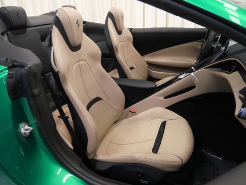 Used 2024 Ferrari Roma Spider image 23