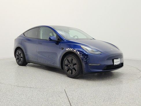 Used 2025 Tesla Model Y Long Range AWD/4WD image 3
