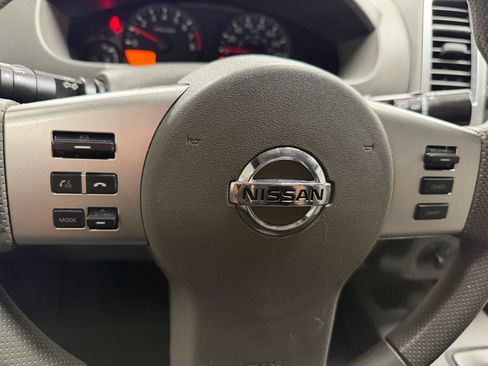 Used 2021 Nissan Frontier SV AWD/4WD image 18
