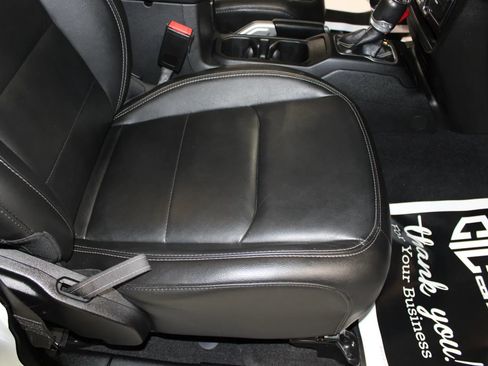 Used 2021 Jeep Wrangler Unlimited Sahara AWD/4WD image 32