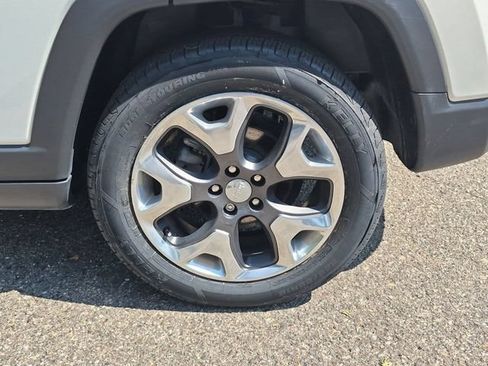 Used 2018 Jeep Compass Limited w/ Navigation Group AWD/4WD image 10
