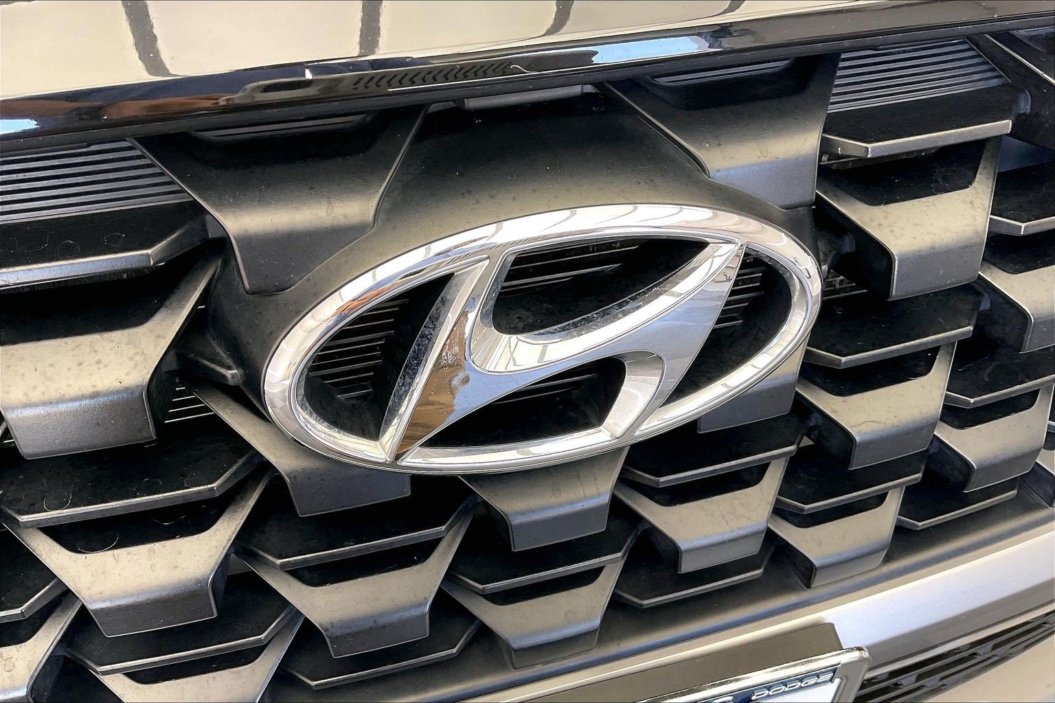 Used 2023 Hyundai Santa Fe SEL FWD image 7