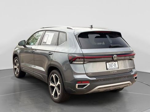 Used 2025 Volkswagen Taos SEL AWD/4WD image 6