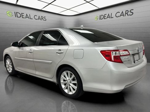 Used 2013 Toyota Camry XLE w/ Leather Pkg FWD image 7