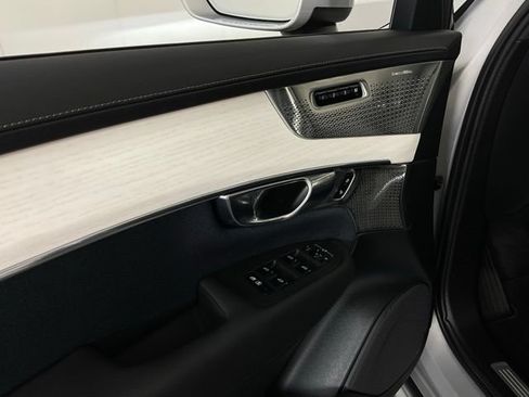 Certified 2025 Volvo XC90 T8 Ultra AWD/4WD image 29