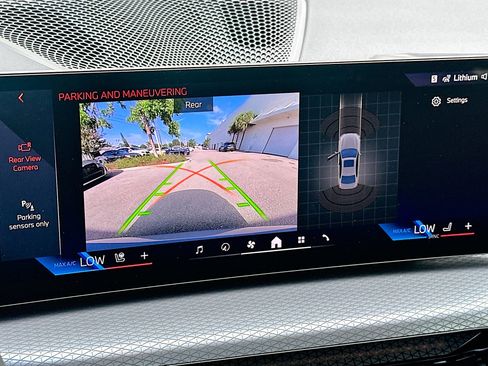 New 2026 BMW 330i Sedan w/ M Sport Package RWD image 11
