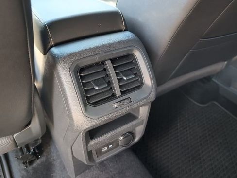 Used 2023 Volkswagen Tiguan SE R-Line image 26