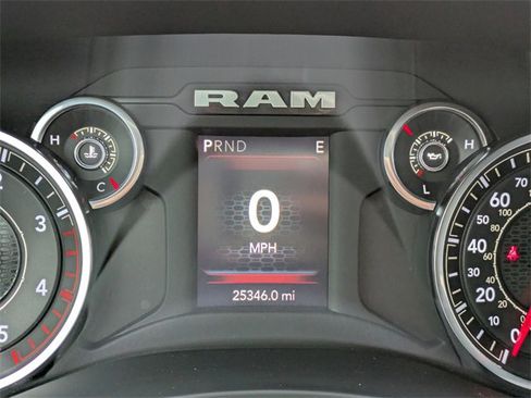 Used 2024 RAM 2500 Tradesman w/ Chrome Appearance Group image 29