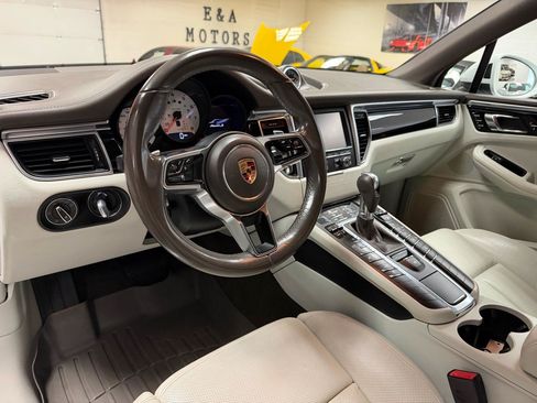 Used 2016 Porsche Macan S AWD/4WD image 24