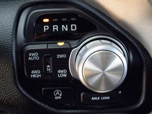 Used 2019 RAM 1500 Laramie AWD/4WD image 10