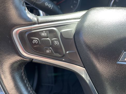 Used 2019 Chevrolet Equinox LT AWD/4WD image 32