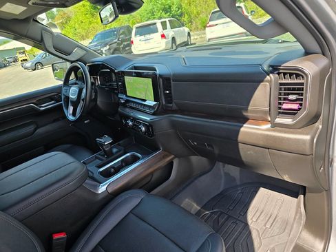 Certified 2023 GMC Sierra 1500 SLT w/ SLT Premium Package AWD/4WD image 32
