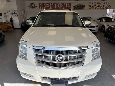 Used 2011 Cadillac Escalade ESV Platinum image 1