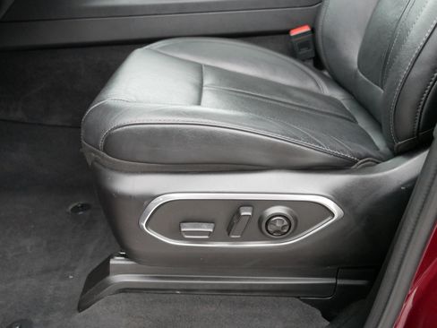 Certified 2024 Jeep Wagoneer Series II w/ Convenience Group I image 20