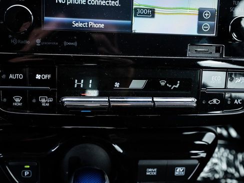 Used 2016 Toyota Prius Three image 26