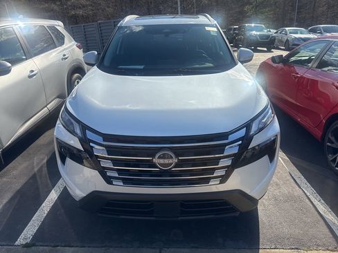 Certified 2025 Nissan Rogue SV w/ SV Premium Package image 2