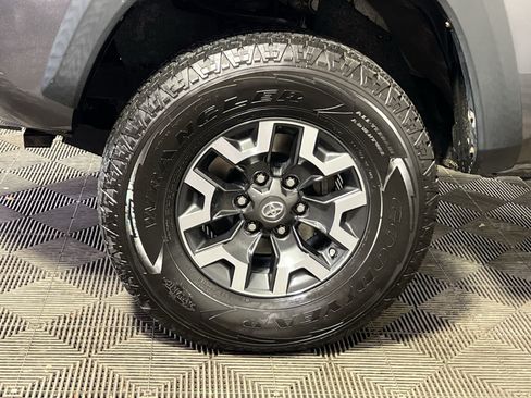 Used 2020 Toyota Tacoma TRD Off-Road AWD/4WD image 13