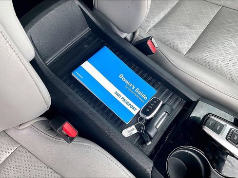 Used 2021 Honda Passport Touring image 11