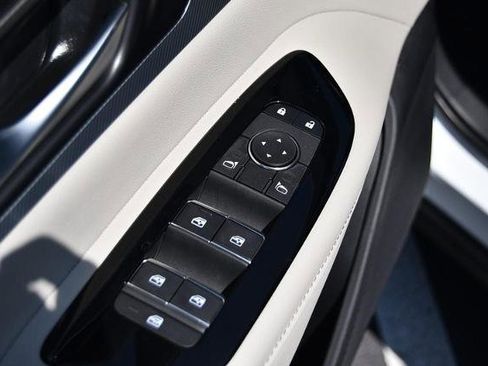 New 2025 Nissan Murano SL image 9