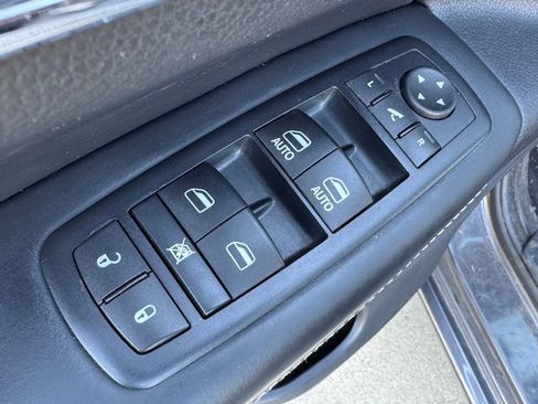 Used 2015 Jeep Grand Cherokee Overland AWD/4WD image 11